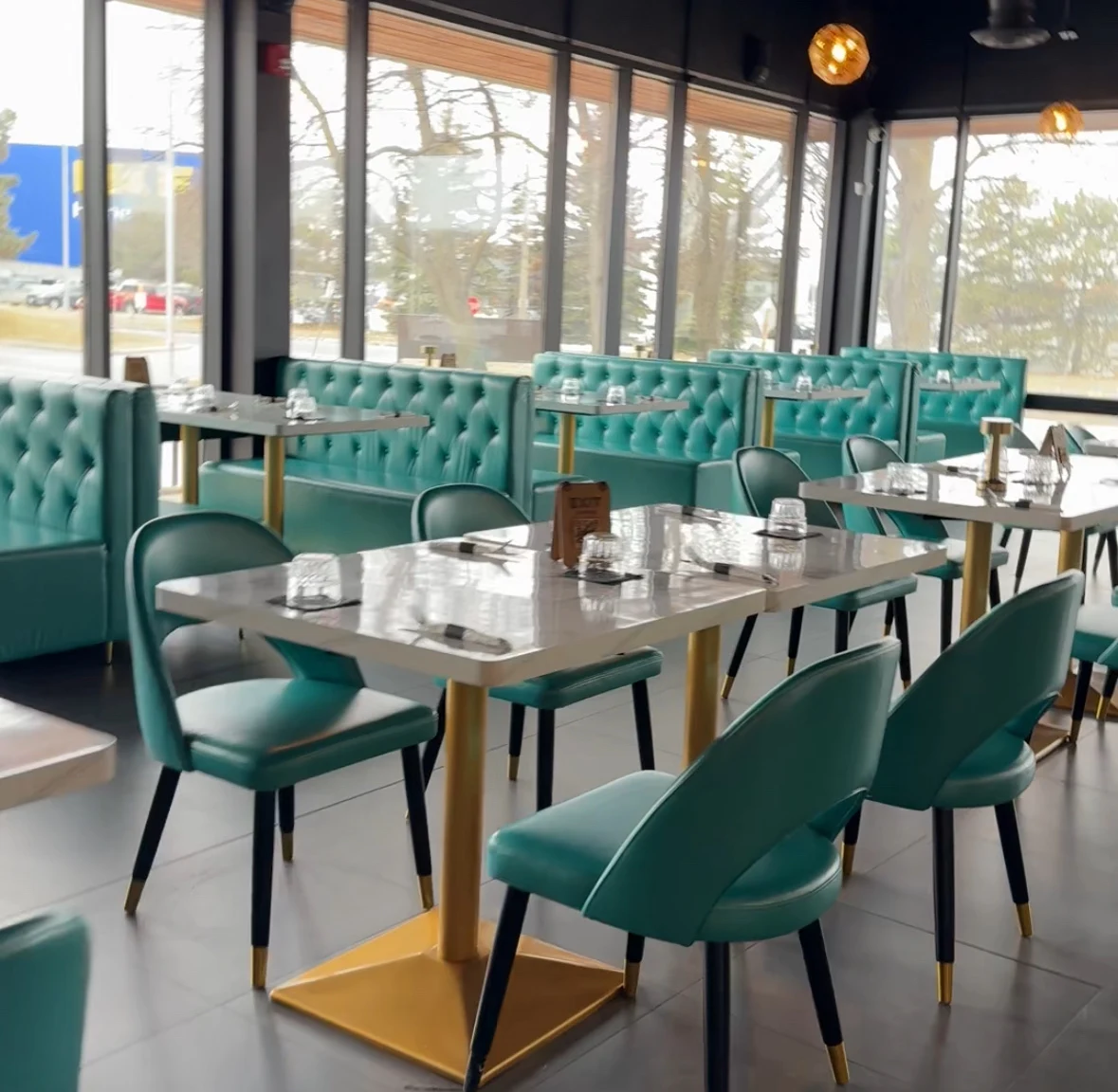Vibe, EXIT Lounge