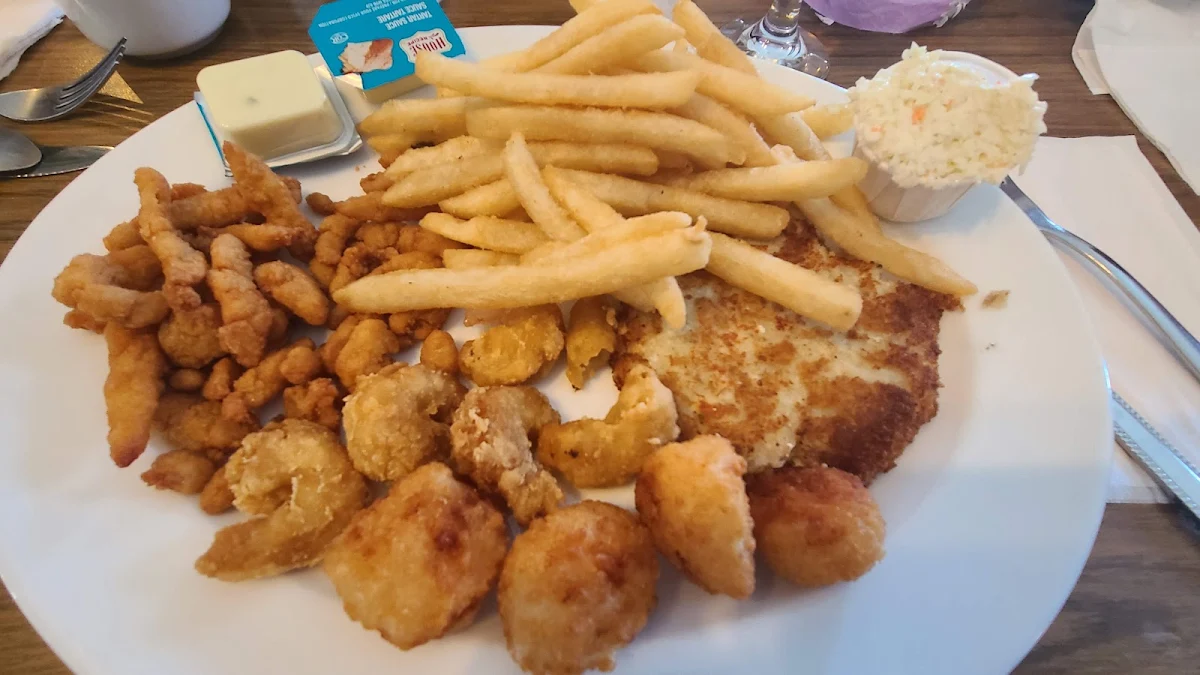 Food & drink, Crossroads Restaurant