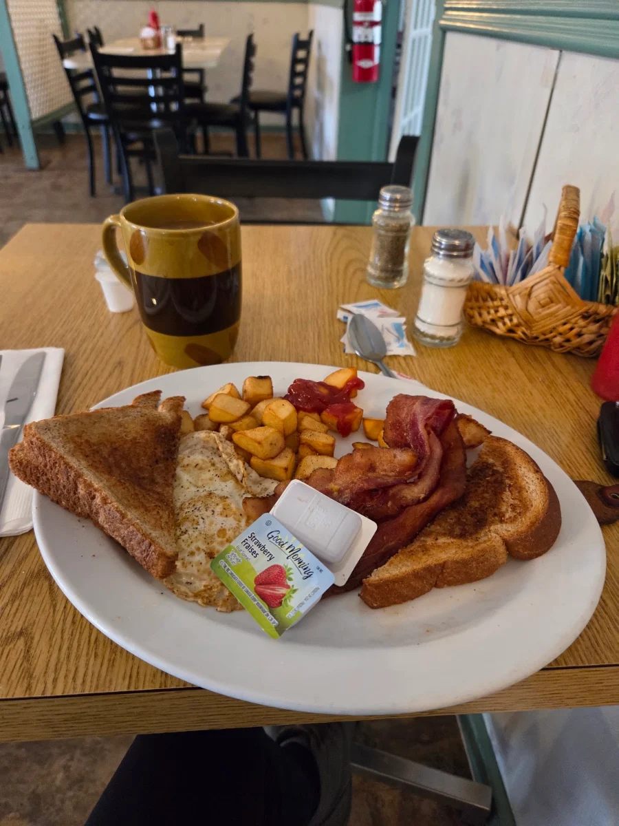 Food & drink, Crossroads Restaurant