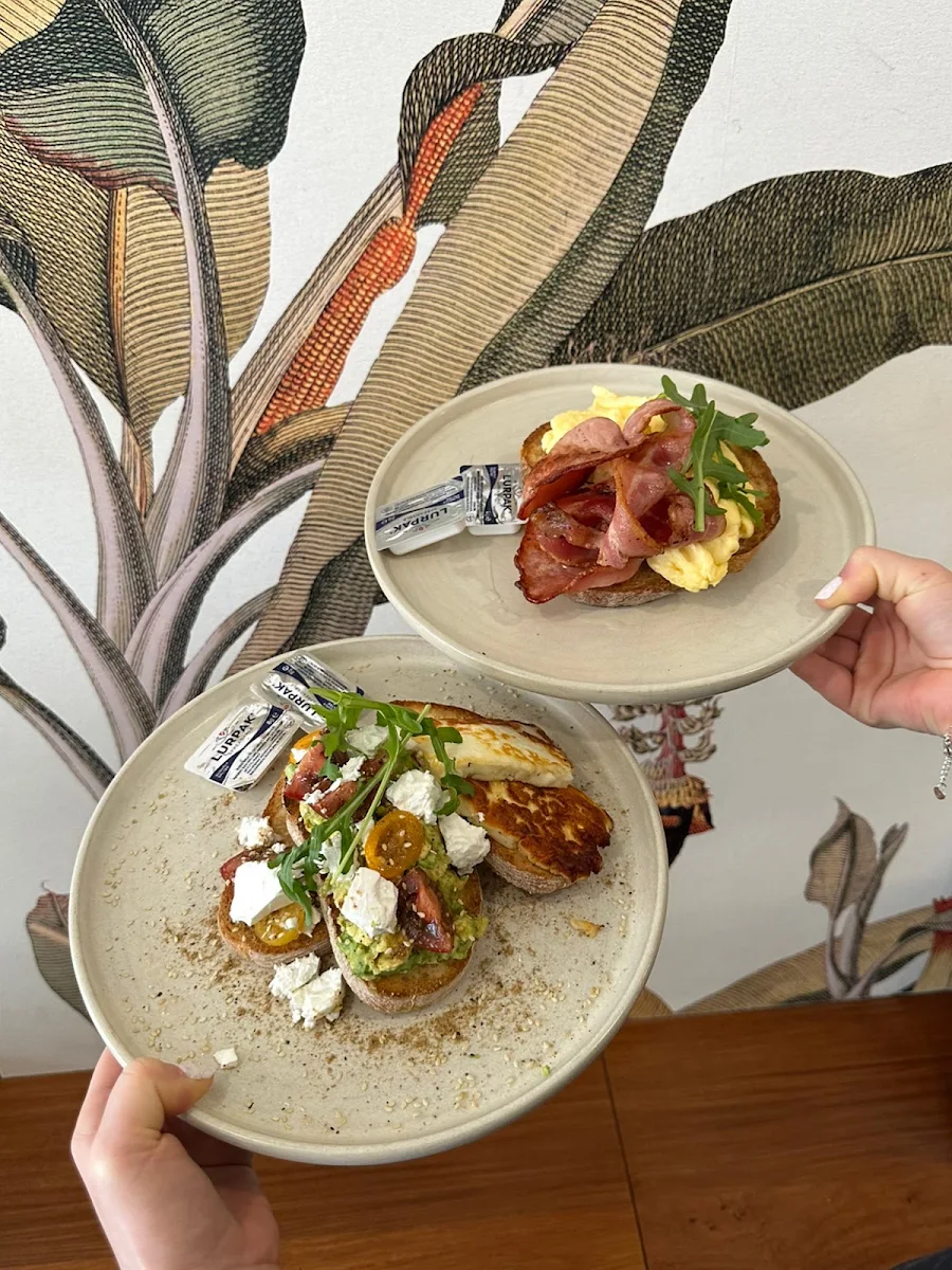 Food & drink, THE LARK EARLWOOD