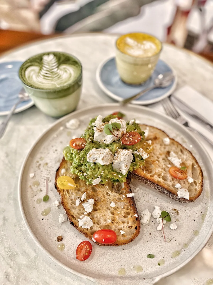 Food & drink, THE LARK EARLWOOD