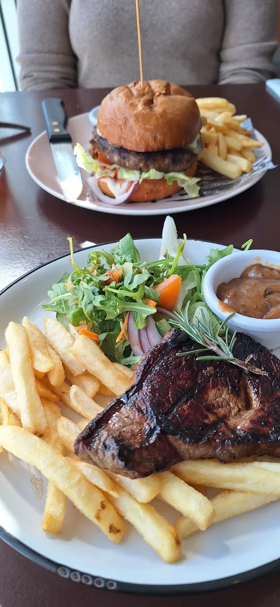 Food & drink, Allenstown Hotel