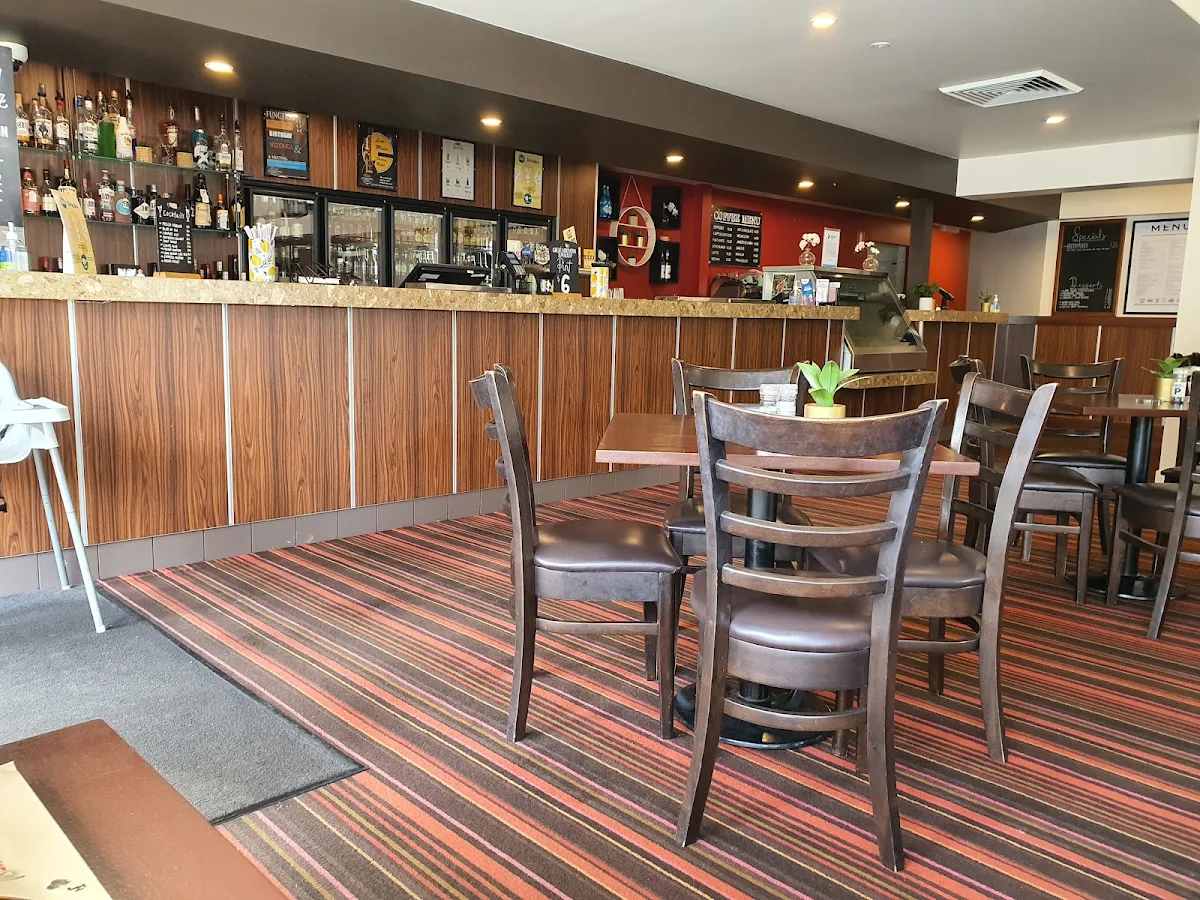 Vibe, Allenstown Hotel