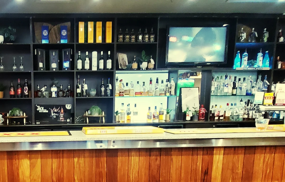 Vibe, Allenstown Hotel