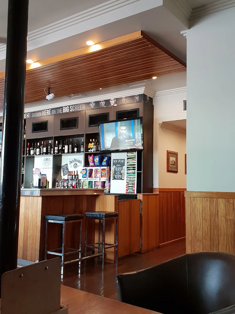 Vibe, Allenstown Hotel