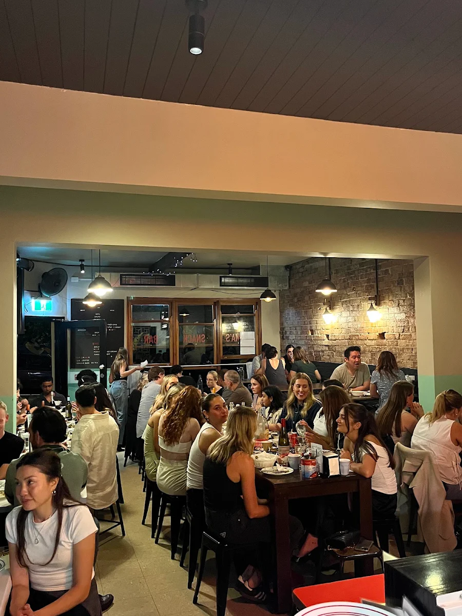 Vibe, Emma's Snack Bar