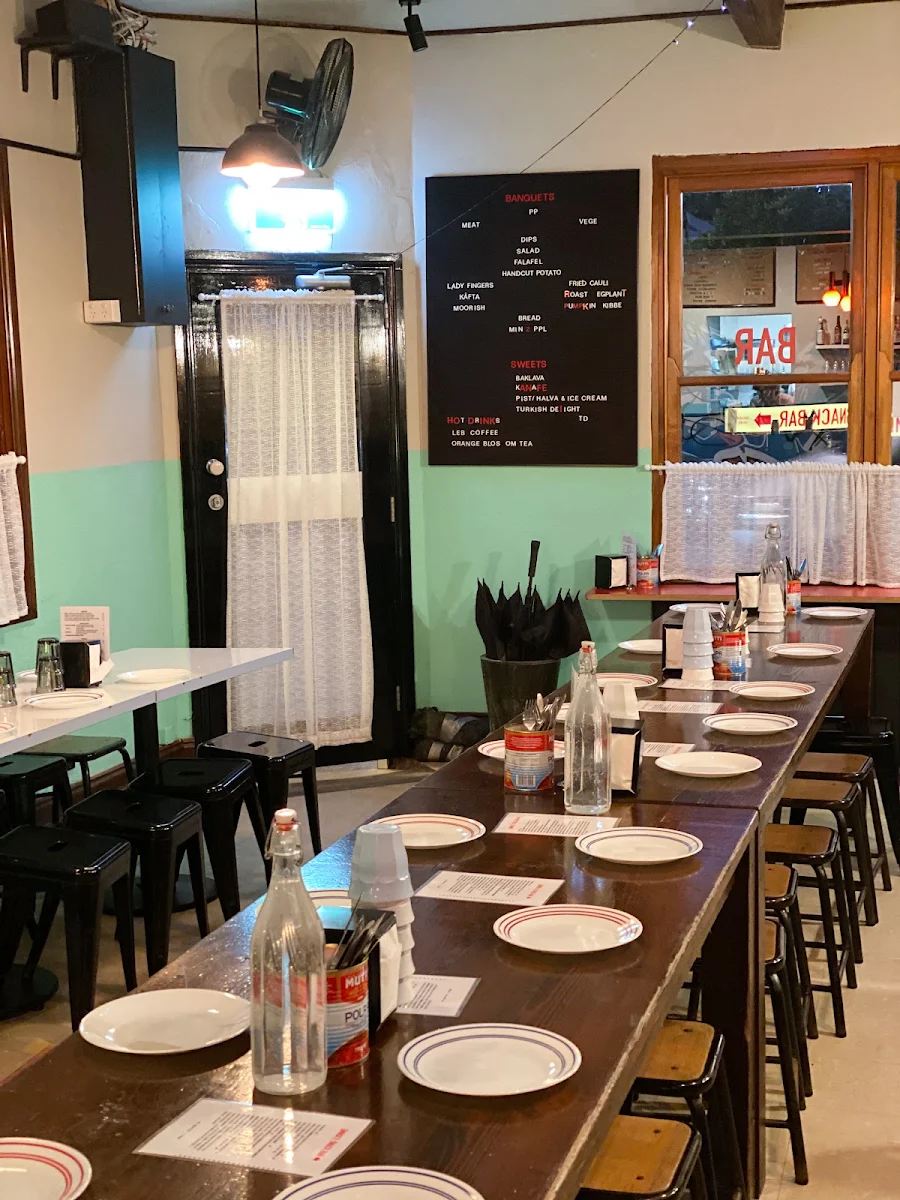 Vibe, Emma's Snack Bar