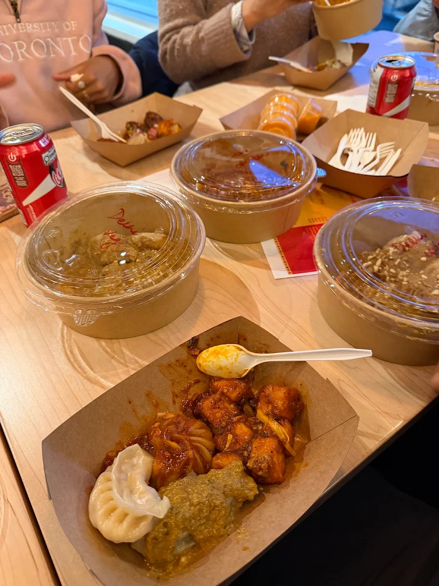 Food & drink, Momo & Co