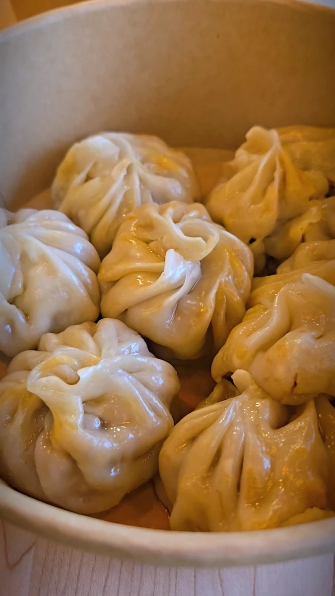 Food & drink, Momo & Co