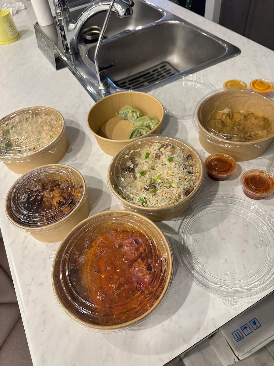 Food & drink, Momo & Co