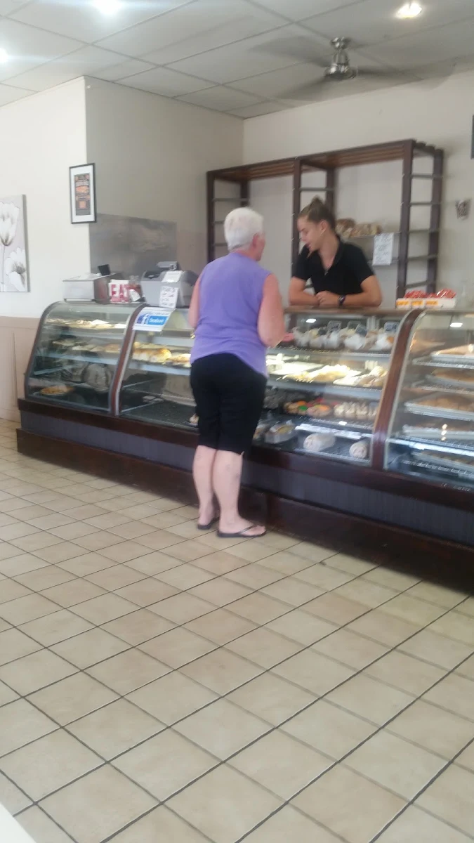 Vibe, Burnzie's Bakehouse