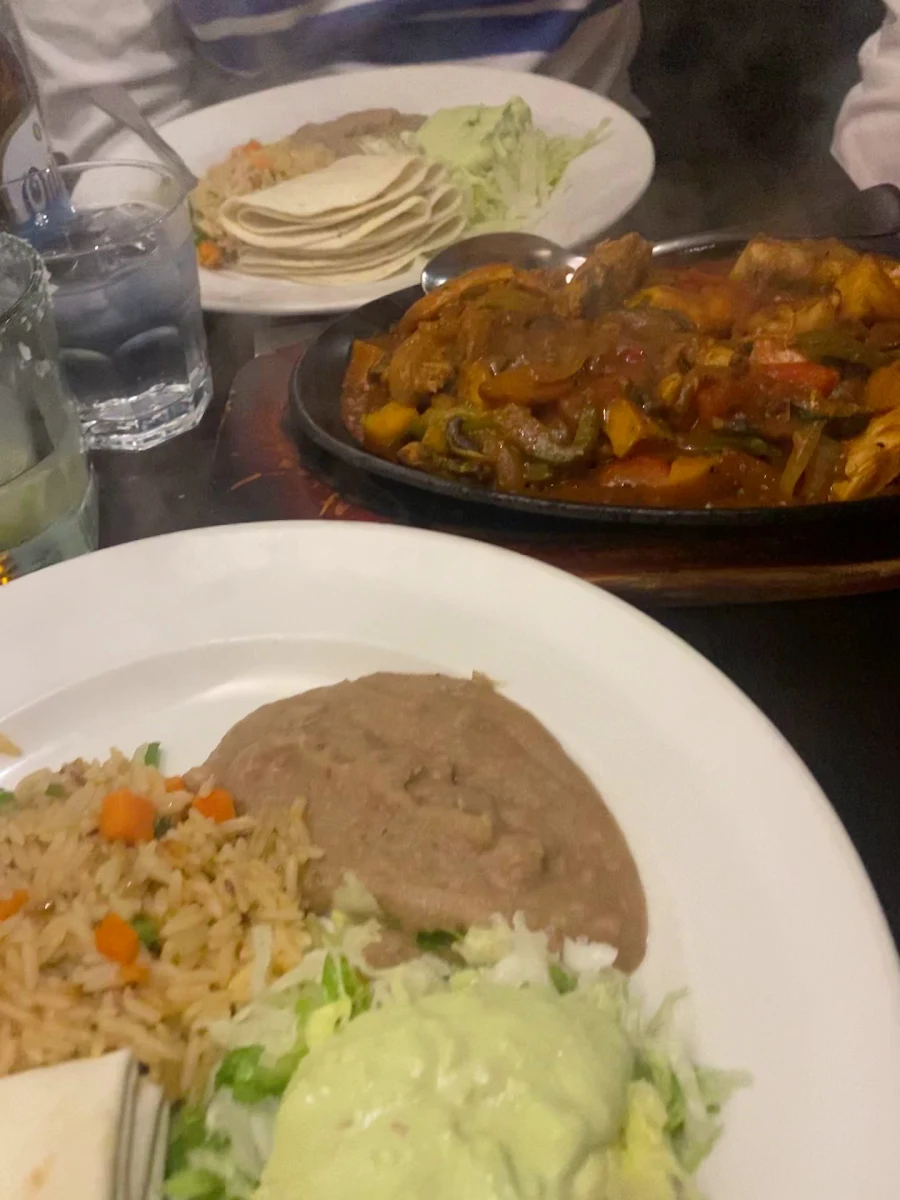 Food & drink, Amigos y Familia Hardware Lane