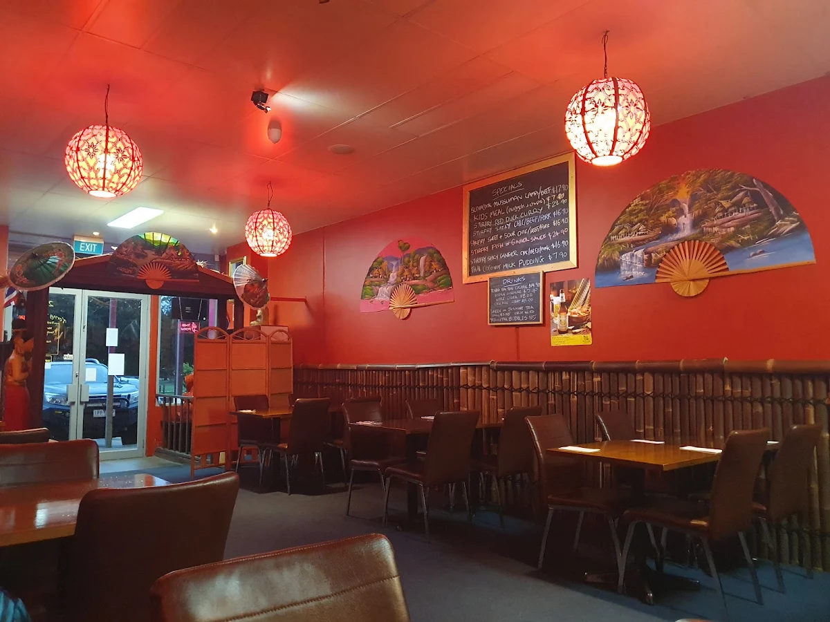 Vibe, Torng Bai Thai Restaurant