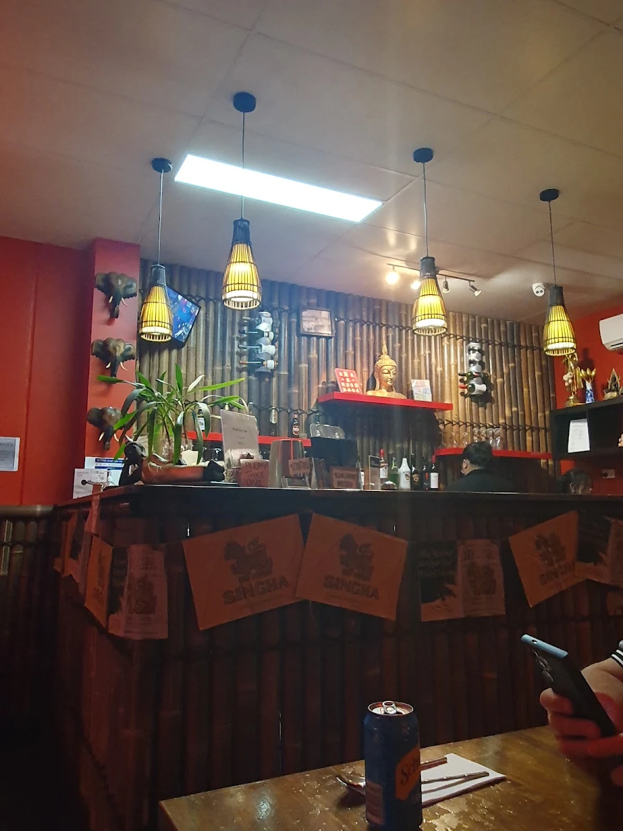 Vibe, Torng Bai Thai Restaurant