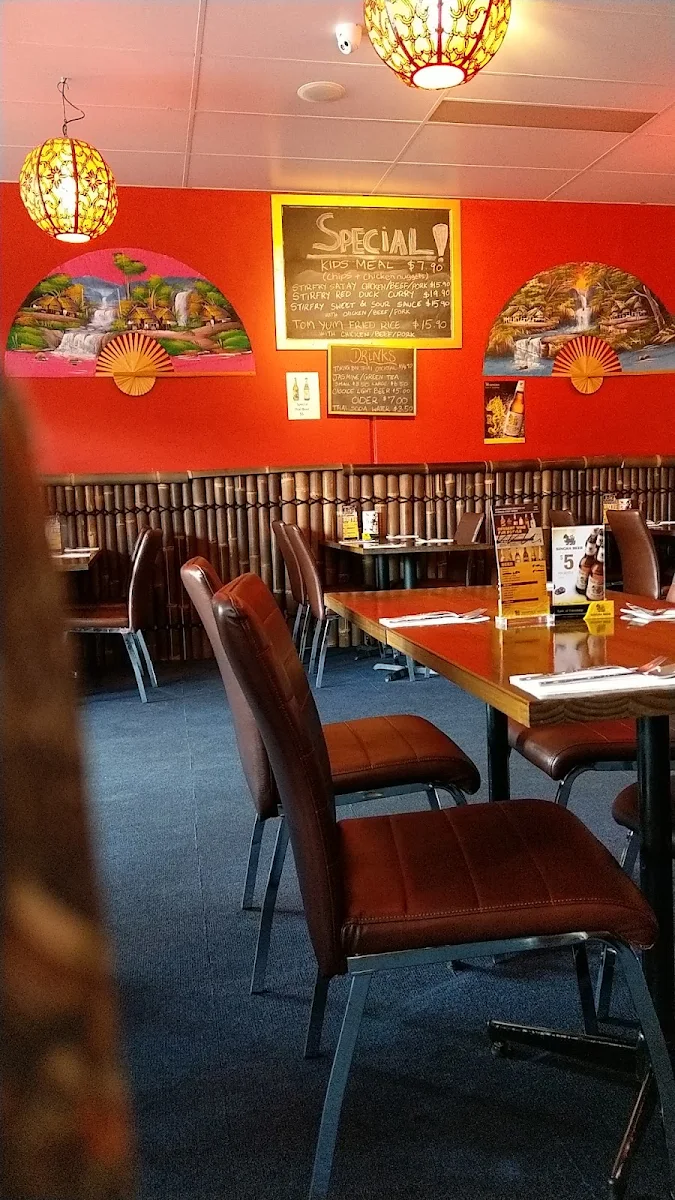 Vibe, Torng Bai Thai Restaurant