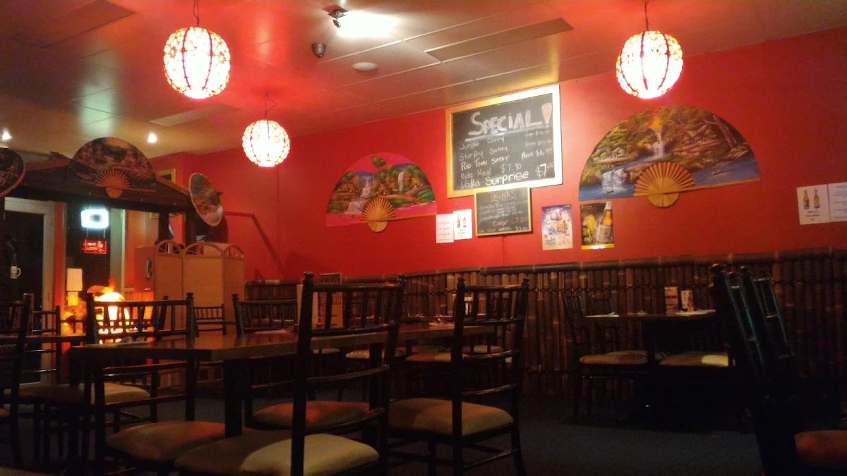 Vibe, Torng Bai Thai Restaurant