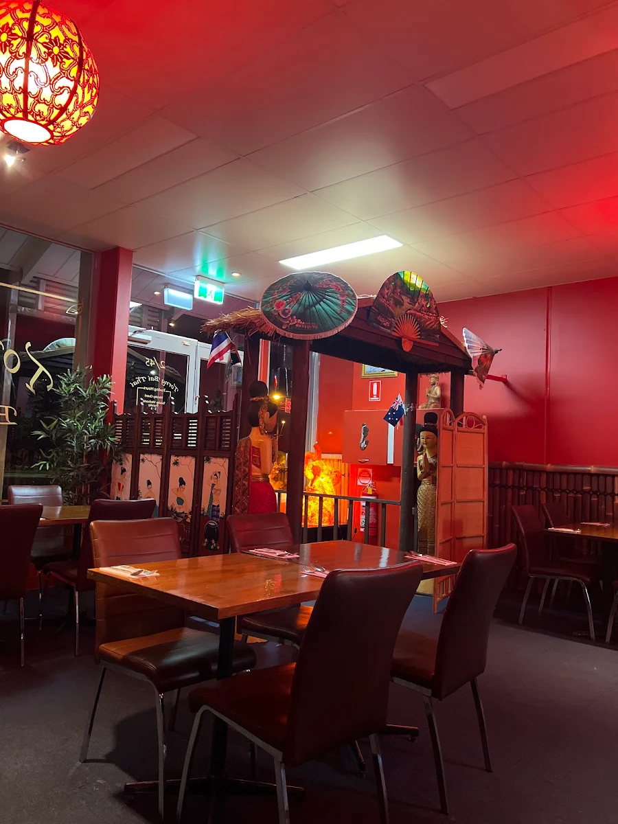 Vibe, Torng Bai Thai Restaurant