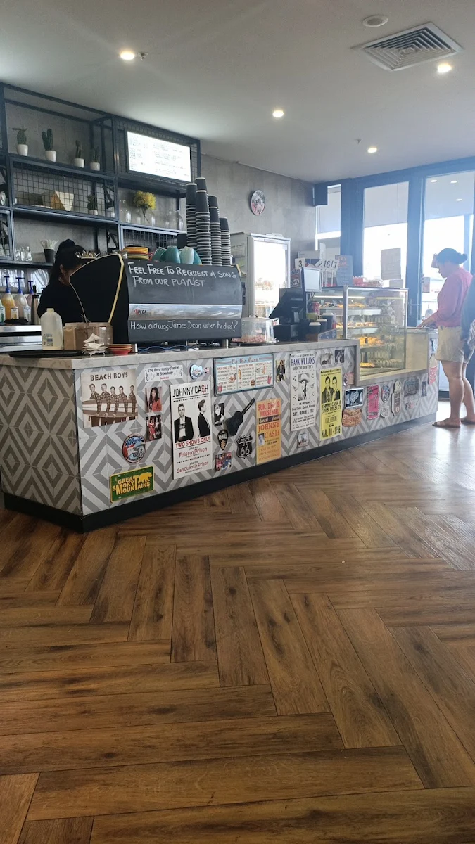 Vibe, Arizona Cafe & Grill