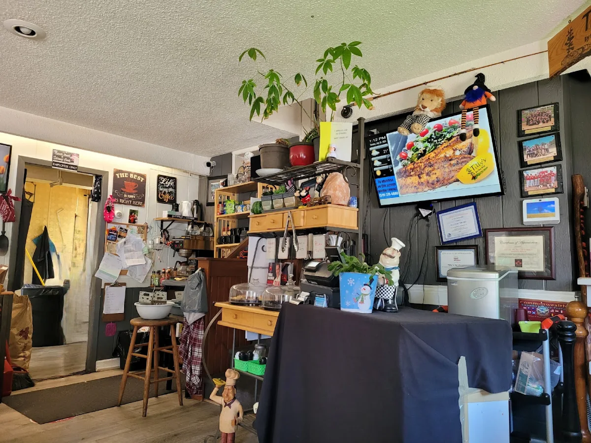 Vibe, Tilly's By The Bay Café & Bakery
