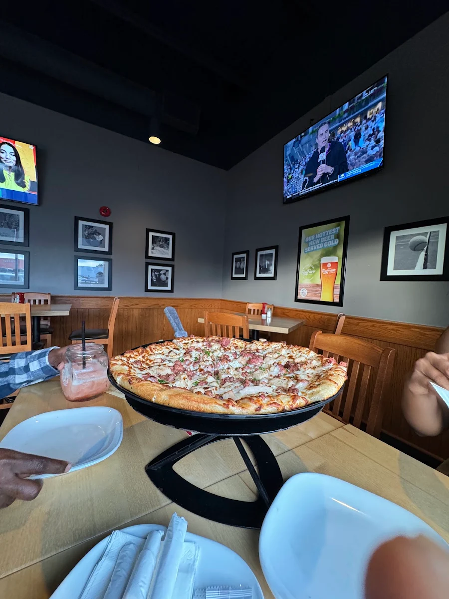 Food & drink, Boston Pizza
