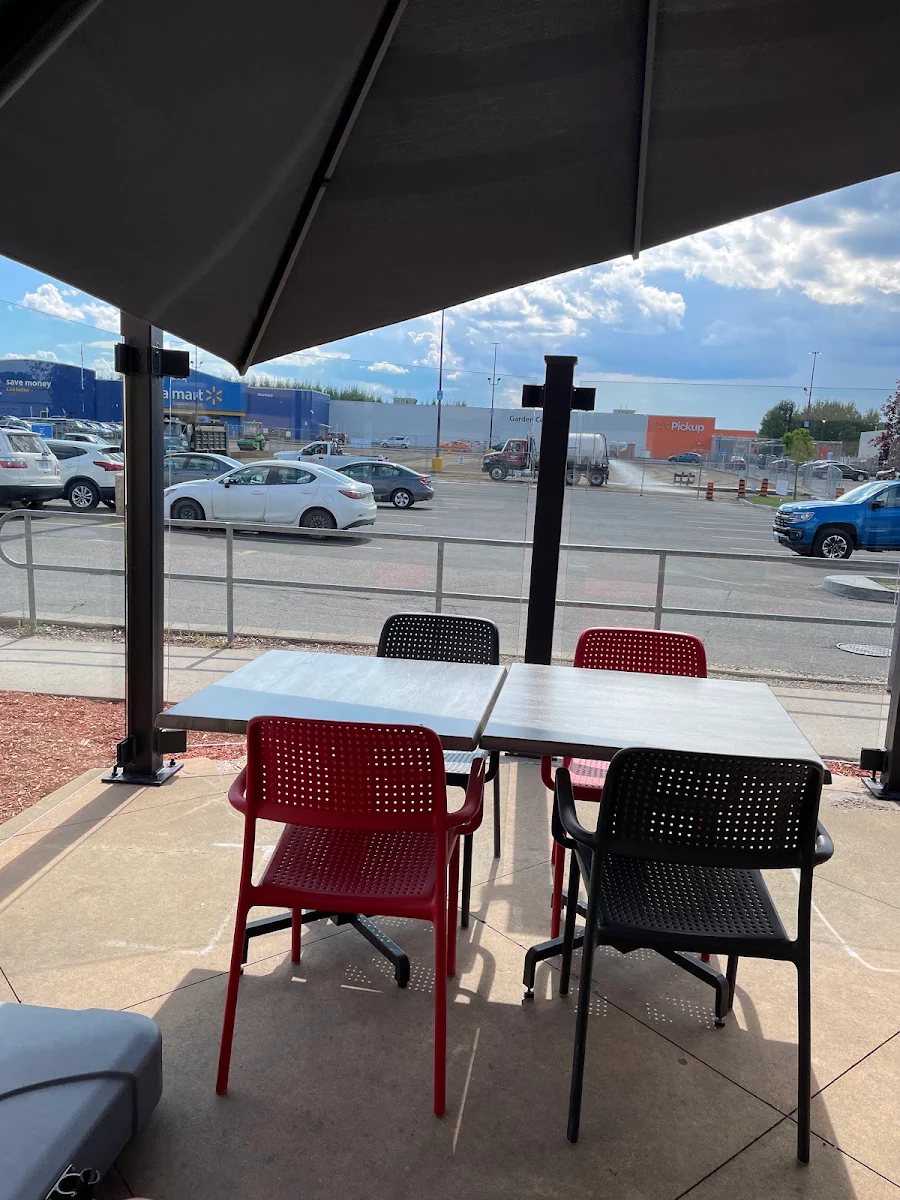 Vibe, Boston Pizza