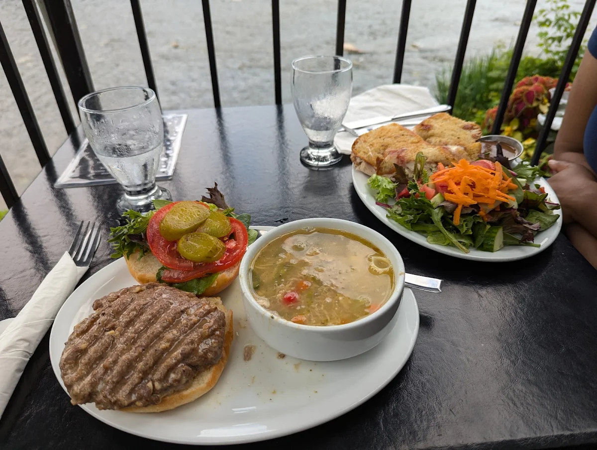 Food & drink, 2 Rivers Smokehouse