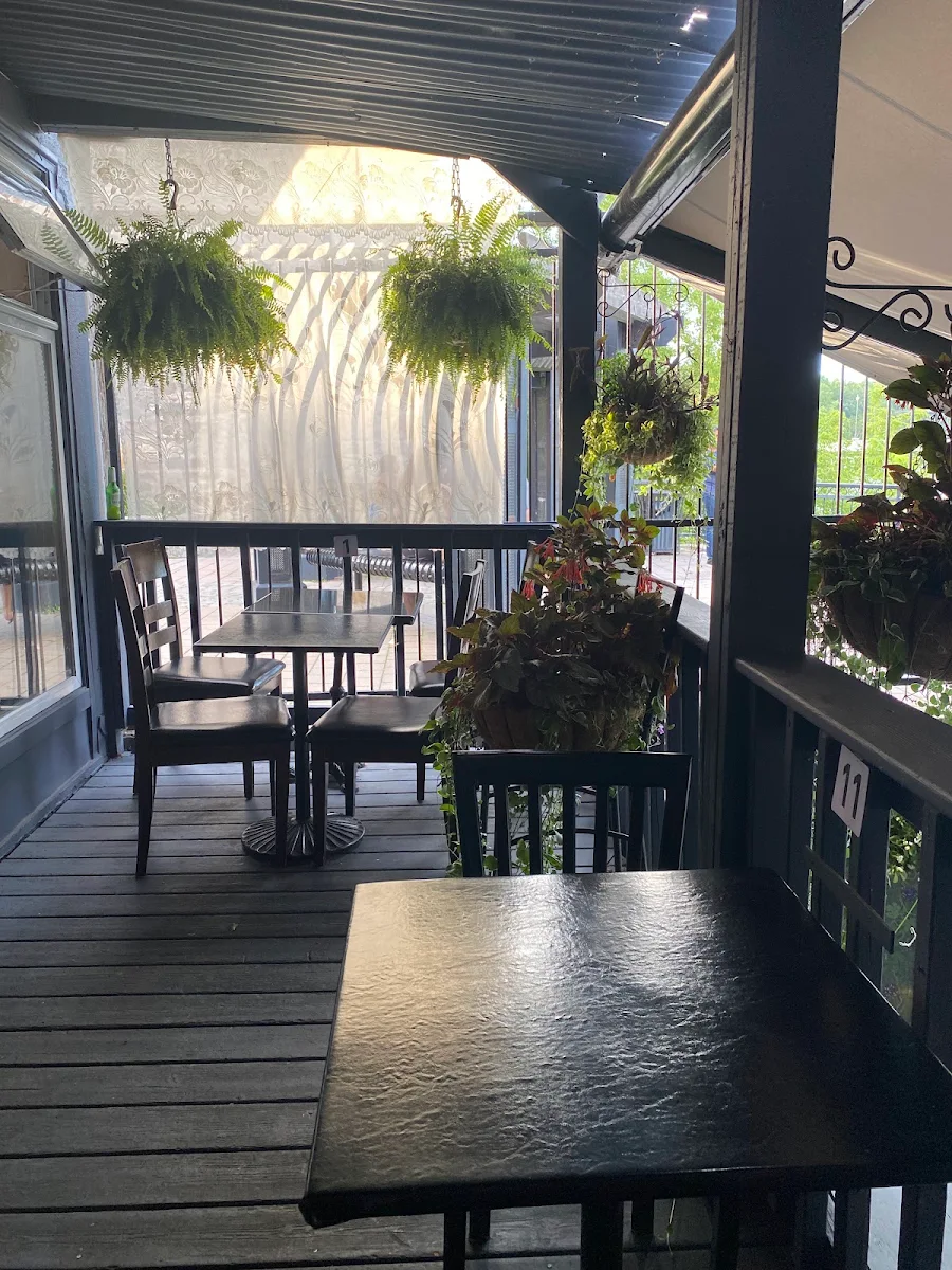 Vibe, 2 Rivers Smokehouse