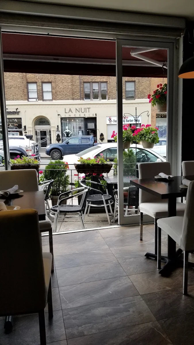 Vibe, Mashu Mashu Mediterranean Grill