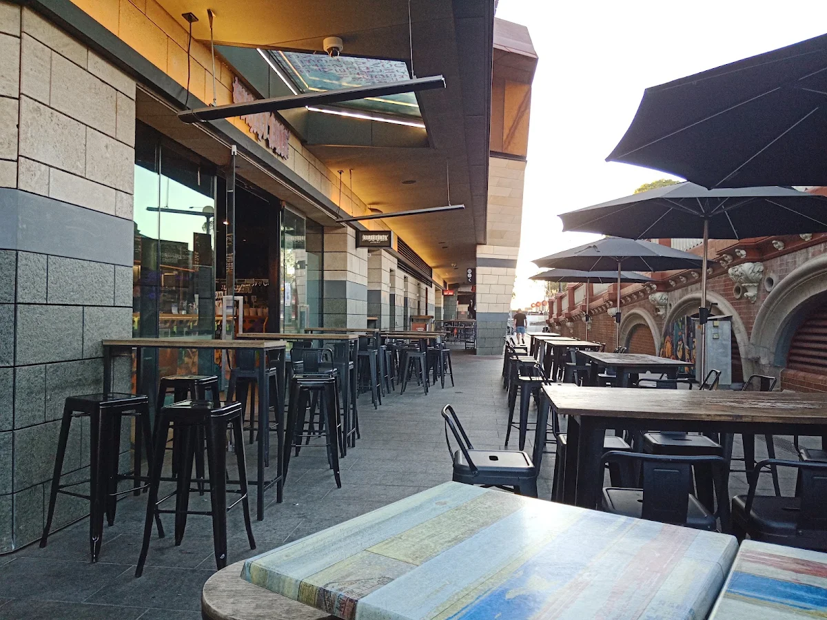 Vibe, Street Eats Eatery