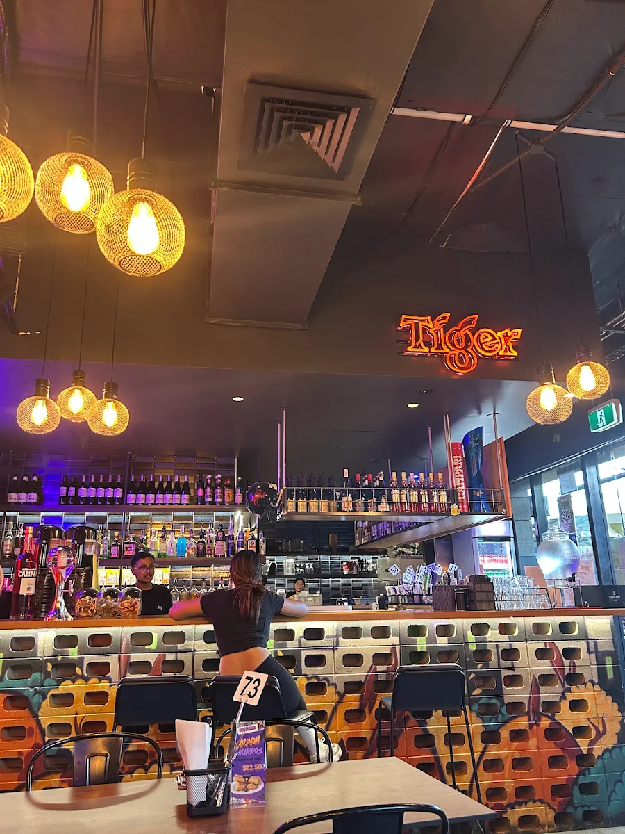 Vibe, Street Eats Eatery