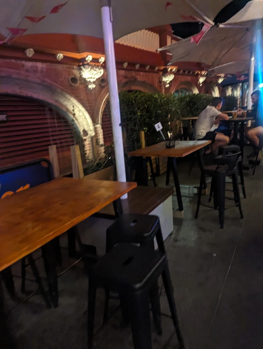 Vibe, Street Eats Eatery