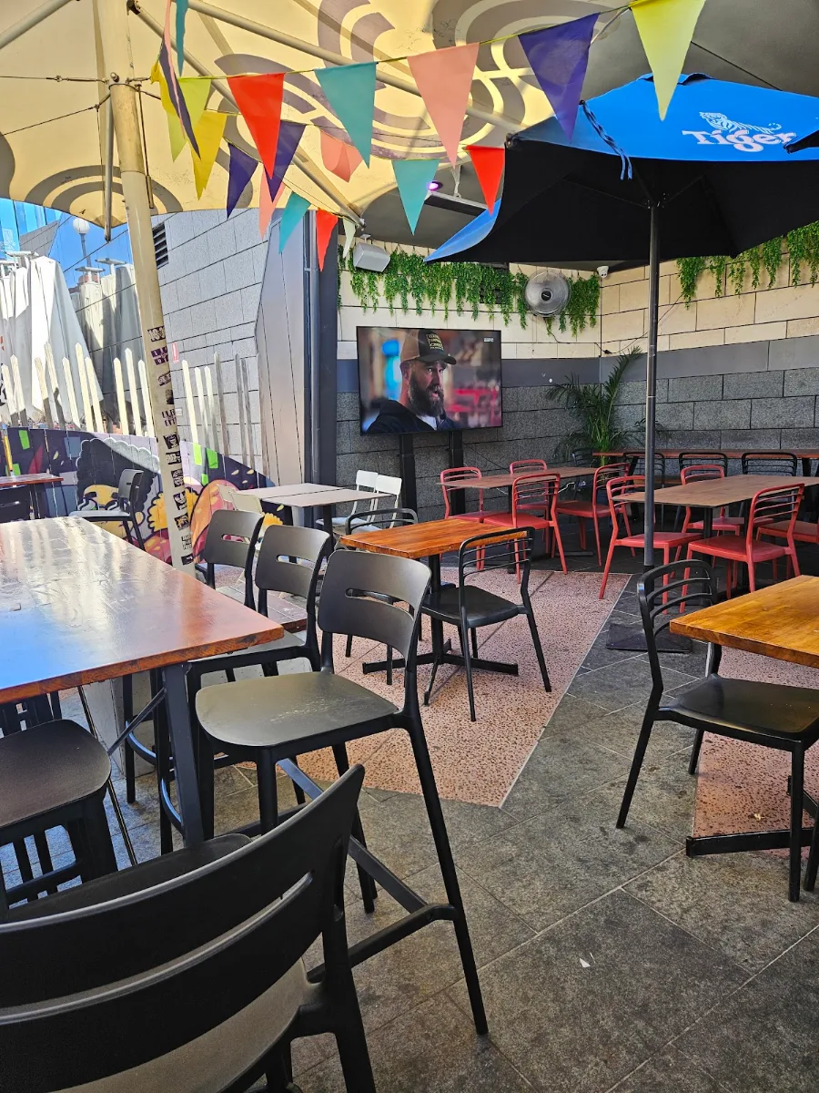 Vibe, Street Eats Eatery