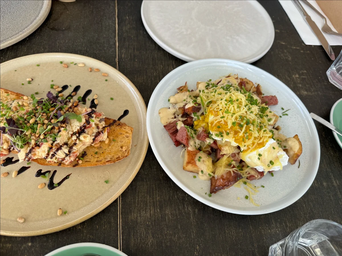 Food & drink, Corner Store Cafe