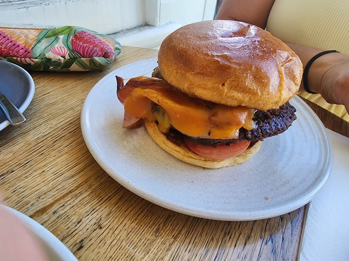 Food & drink, Corner Store Cafe