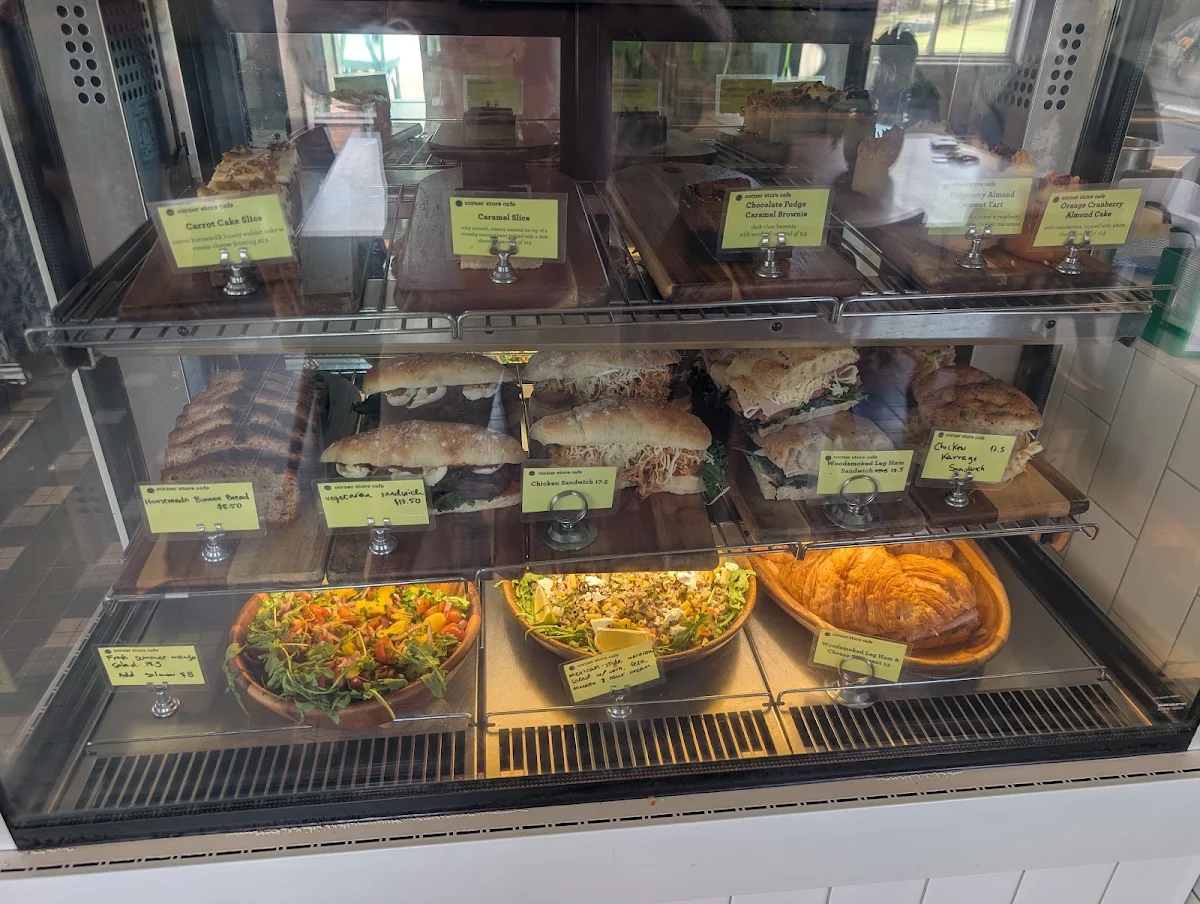 Vibe, Corner Store Cafe