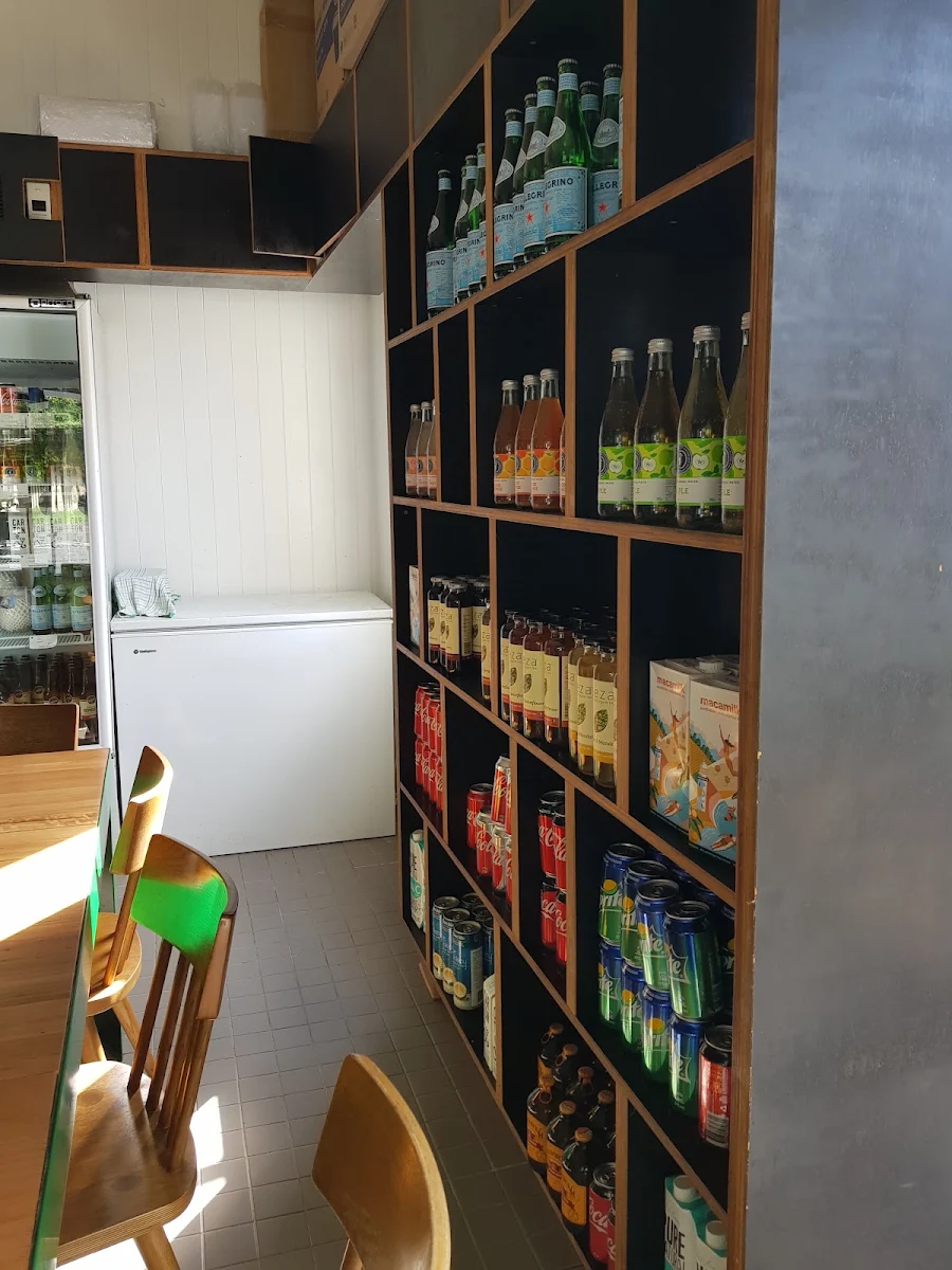Vibe, Corner Store Cafe