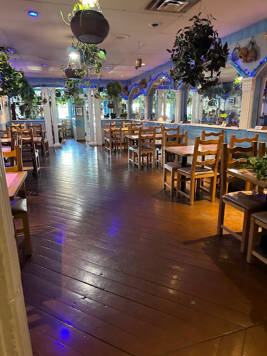 Vibe, Pyrgos Taverna