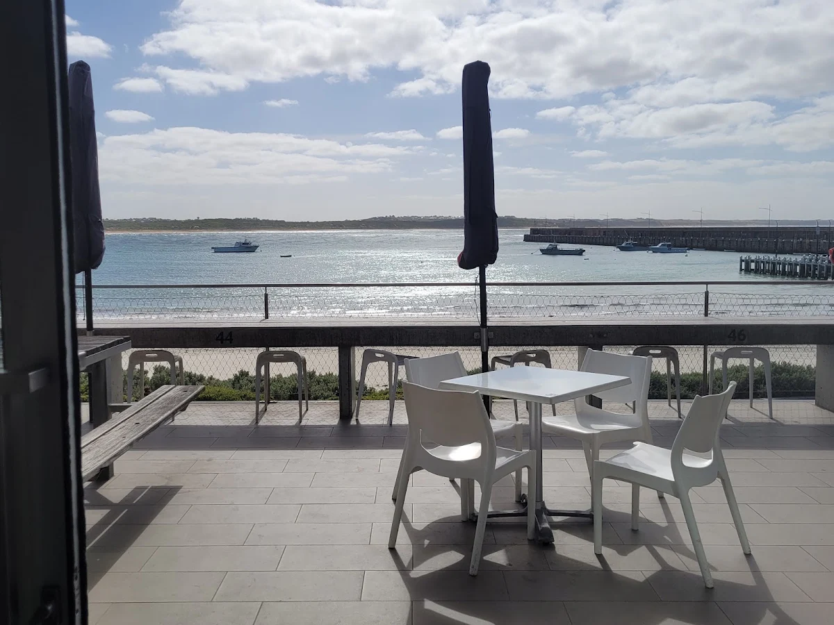 Vibe, Pavilion Cafe & Bar