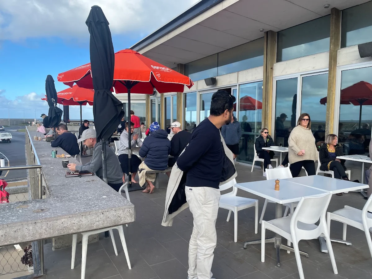 Vibe, Pavilion Cafe & Bar