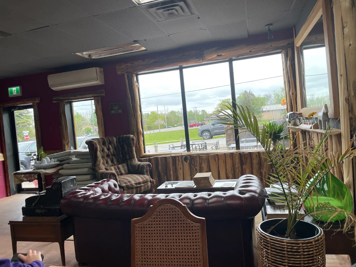Vibe, Shannon's Kitchen and Irish Pub