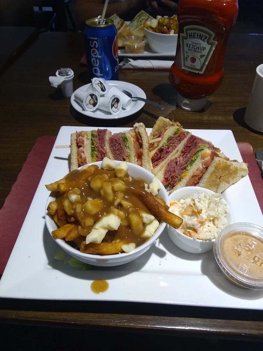 Food & drink, Le Modeste Resto Café Bar