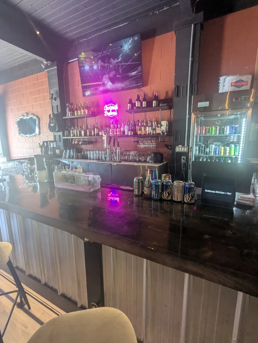 Vibe, Stallones Kitchen + Bar