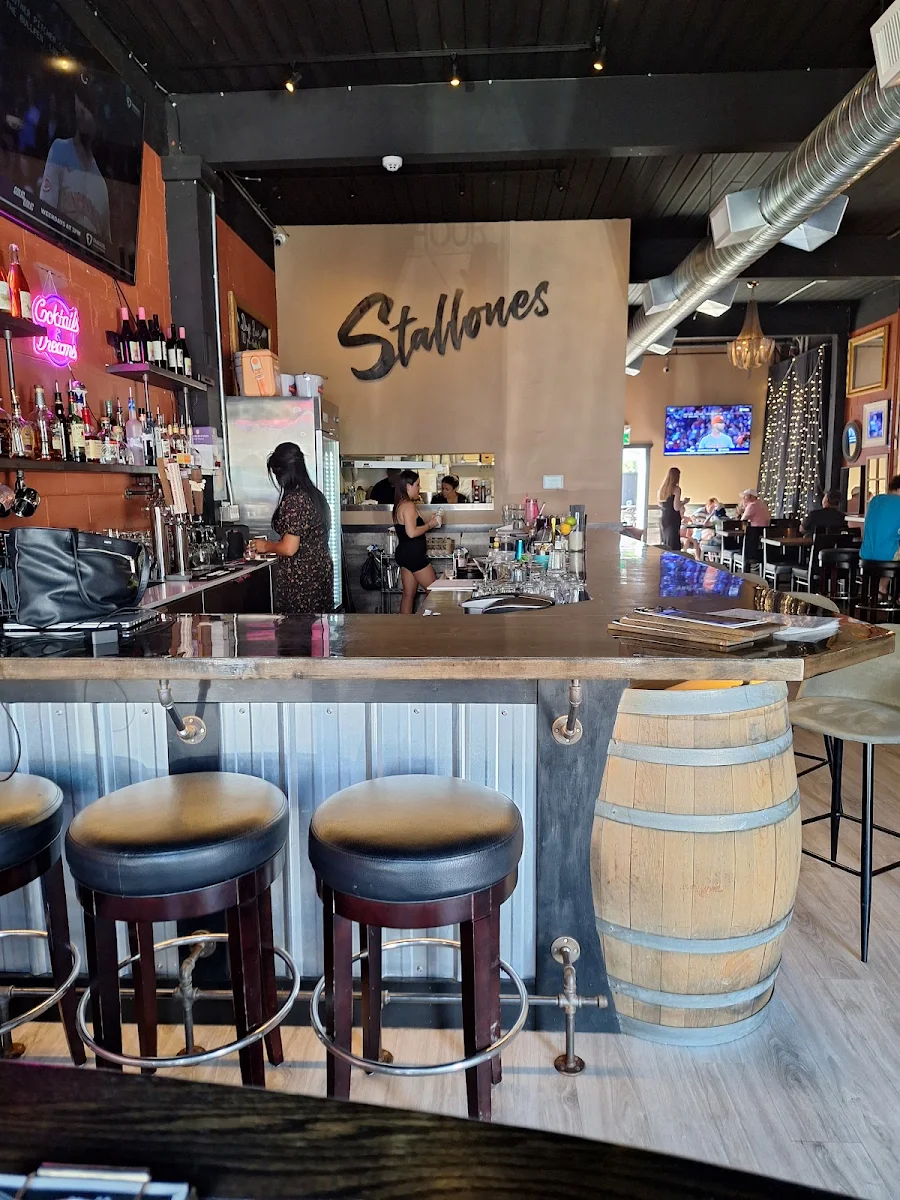 Vibe, Stallones Kitchen + Bar