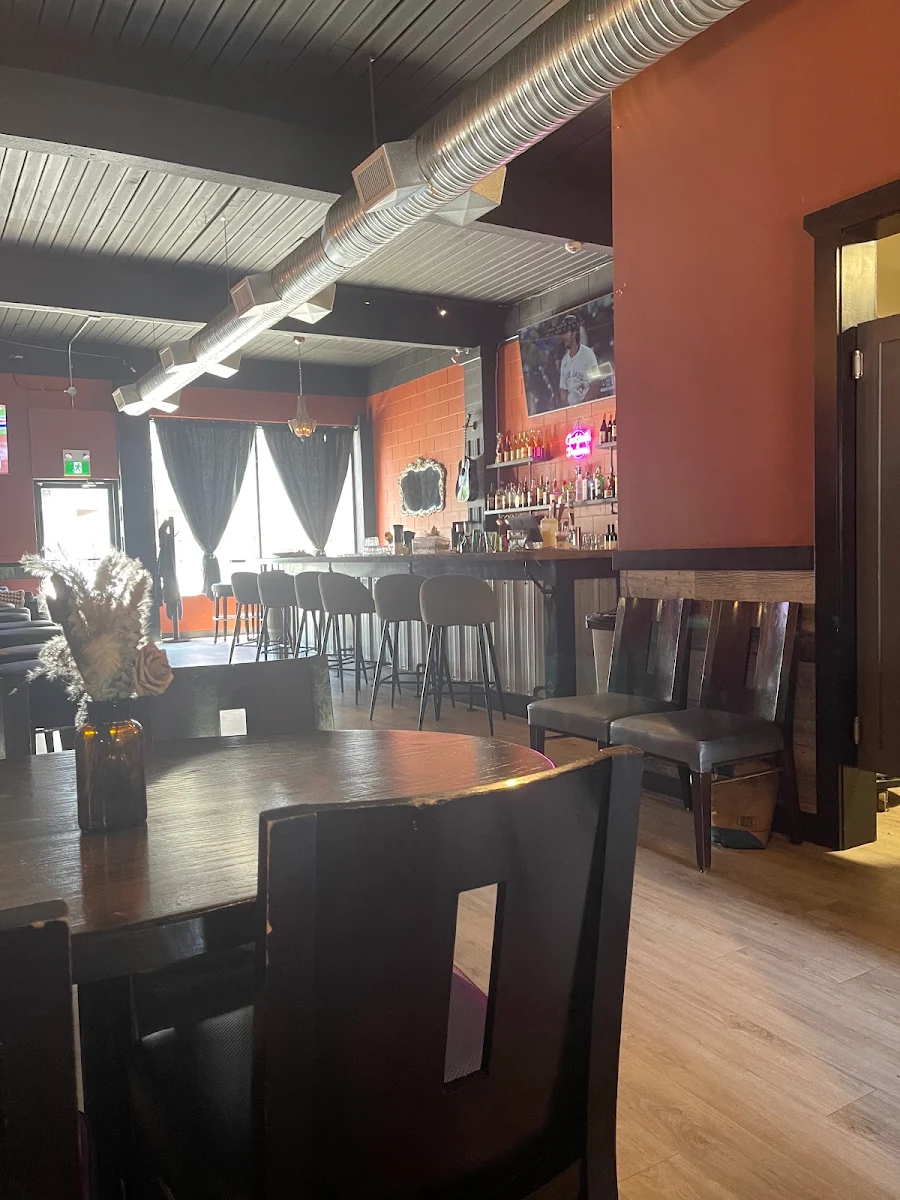 Vibe, Stallones Kitchen + Bar