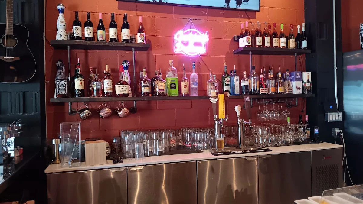 Vibe, Stallones Kitchen + Bar