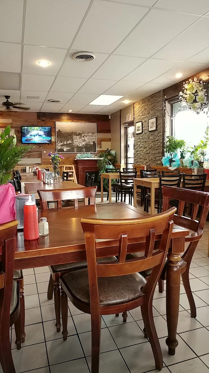 Vibe, 331 Atherley Diner
