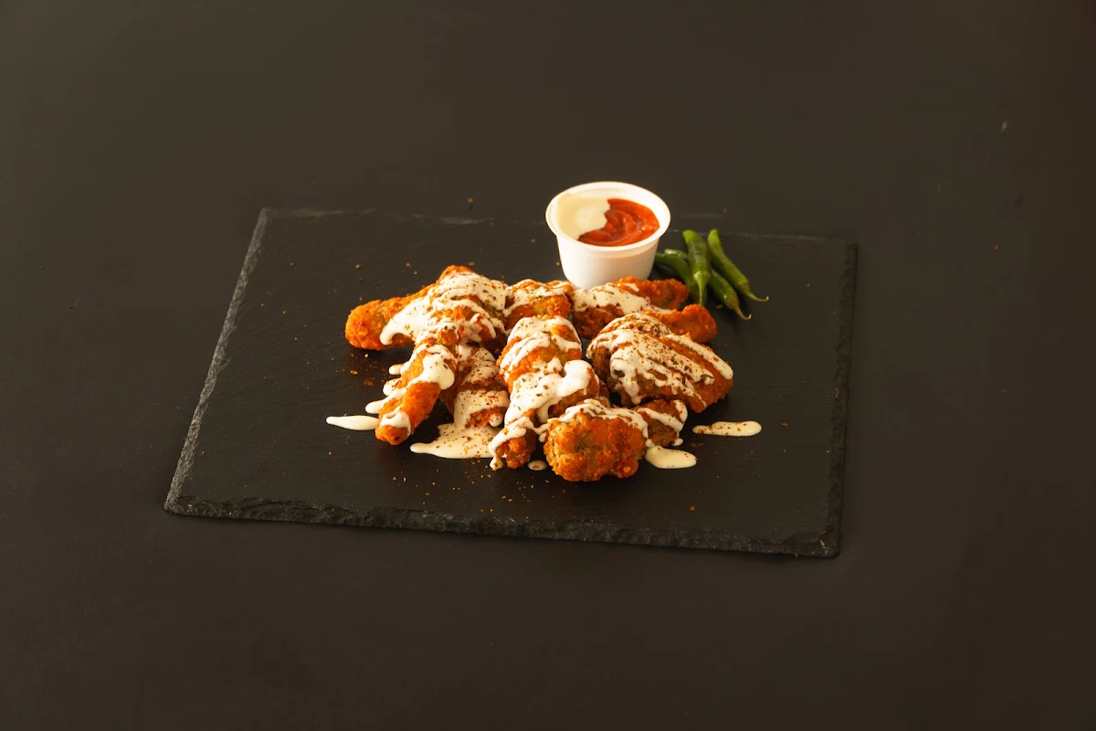 Food & drink, M N' A Wings Corner N' Pizza