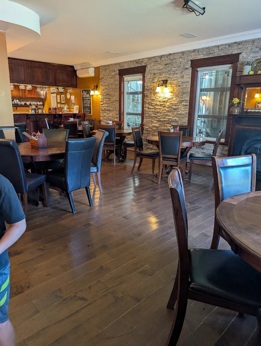 Vibe, Henley House Pub And Restaurant