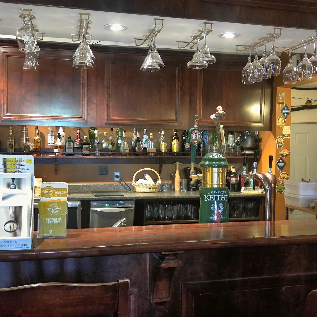 Vibe, Henley House Pub And Restaurant