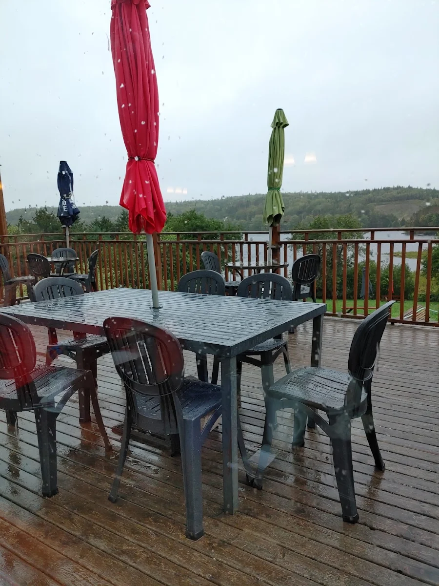 Vibe, Henley House Pub And Restaurant